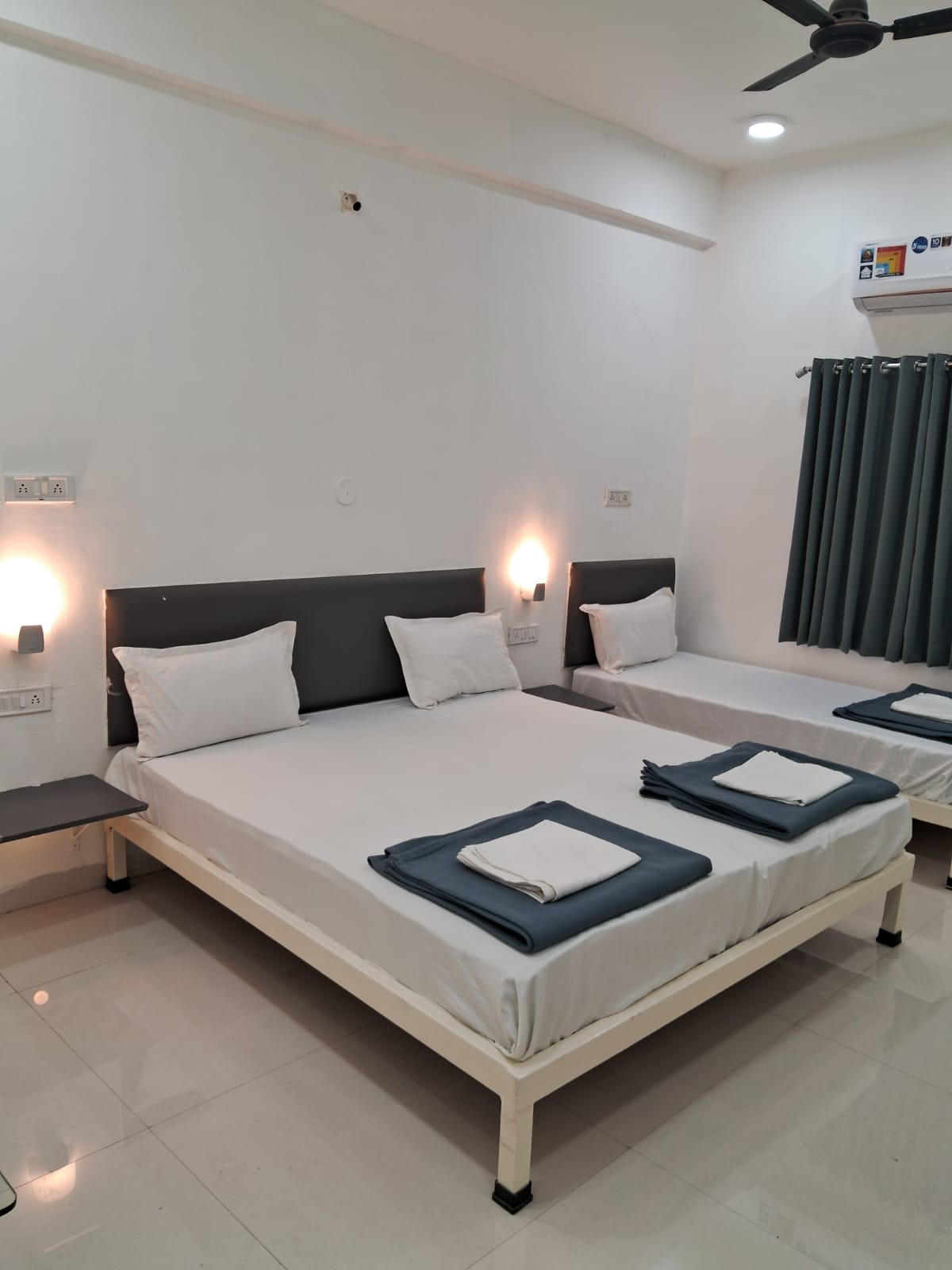 Deluxe Triple Suite